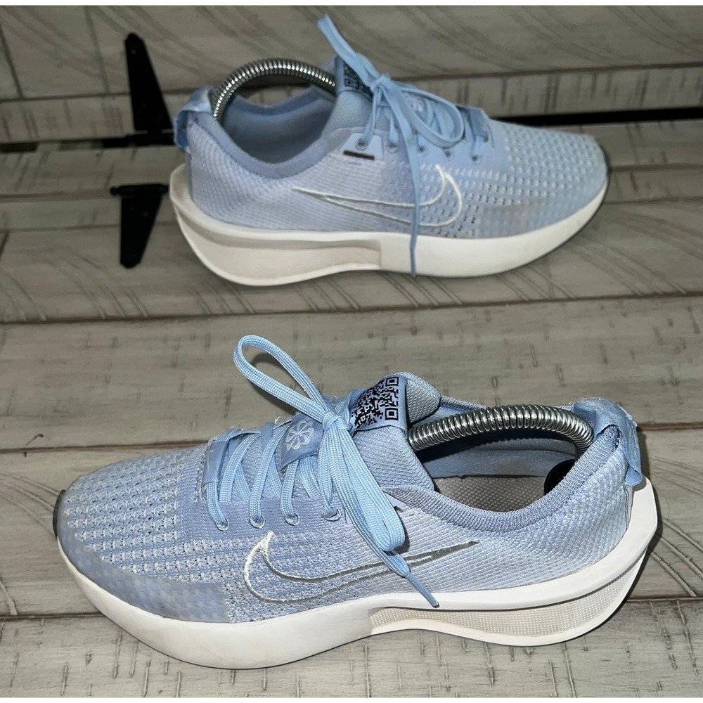Nike Interact Run Women's Size 7.5 Running Shoes